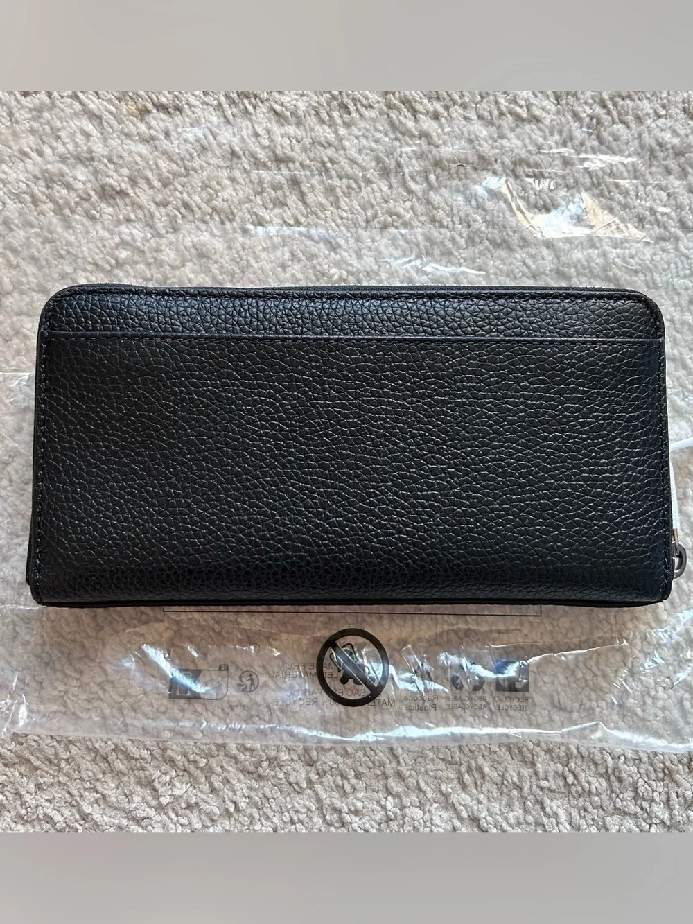 Michael Kors Cooper Pebbled Leather Logo Smartphone Zip Long Wallet Black OS